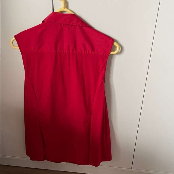 Denver Hayes Red Sleeveless Button Down Shirt - Picture 5 of 5